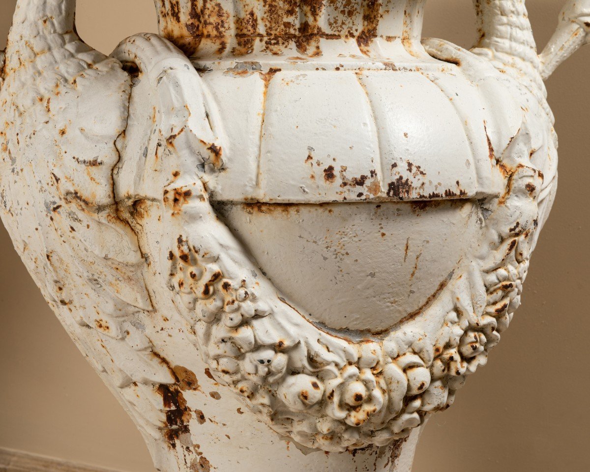 Pair Of Cast Iron Garden Vases, Late 19th, Early 20th Century-photo-4