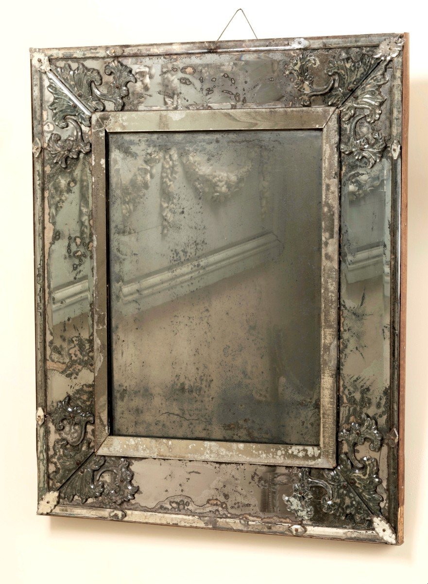 Miroir De Forme Rectangulaire Début Du XVIIIe Siècle