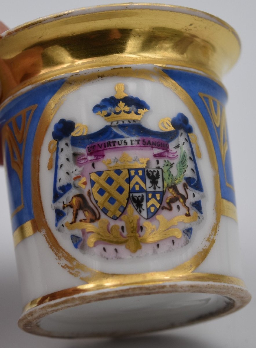 Tasse En Porcelaine De Paris époque Restauration Armoiries De La Lignée De Béthisy De Mézières-photo-8
