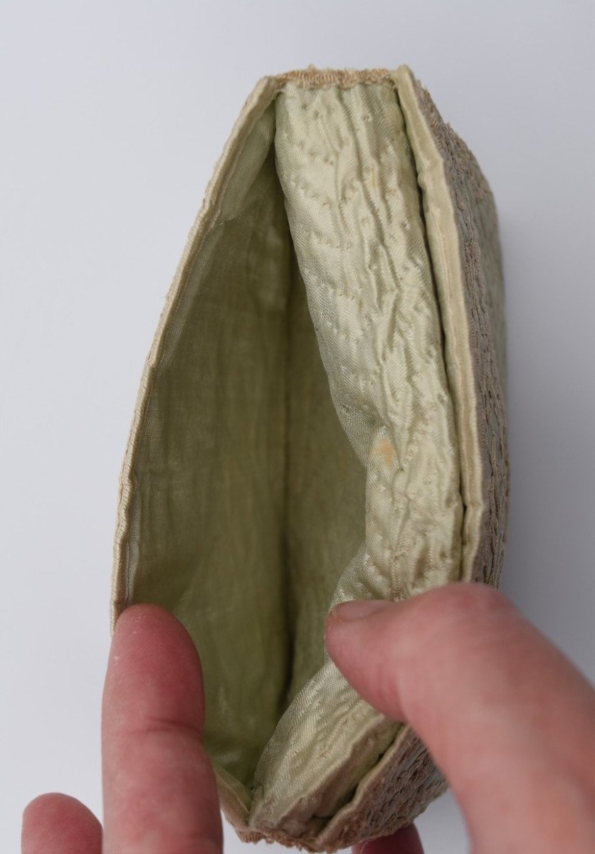 Pochette en Soie Brodée et Piquée Fin Du XVIIIème Siècle-photo-1