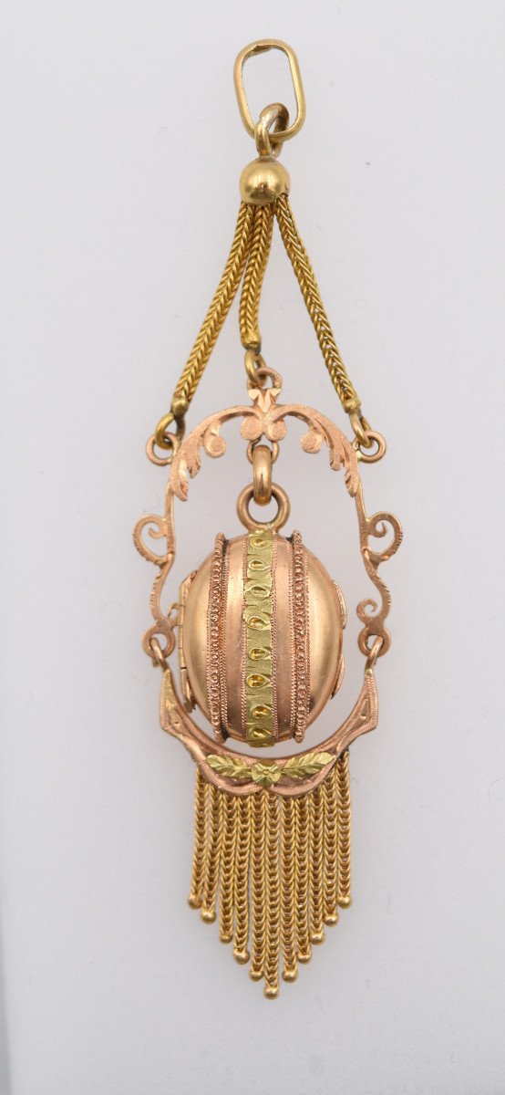 Old Pendant With Medallion Frame In Gold 2 Colors H= 7.8 Cm
