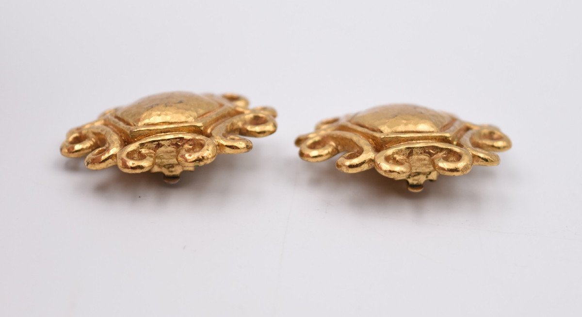 Pair Of Vintage Yves Saint Laurent Clip-on Earrings In Gold Metal-photo-3