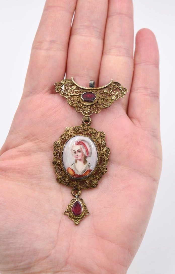 Miniature Portrait Pendant On Porcelain, Early 19th Century, Vermeil Filigree -photo-2