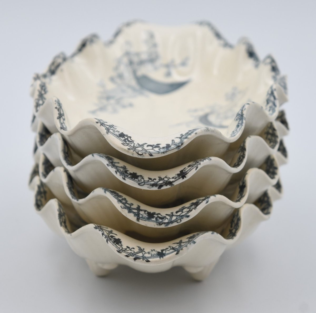 4 Shell-shaped Dishes In Terre De Fer Earthenware Grand Dépôt With Japanese Decor-photo-8