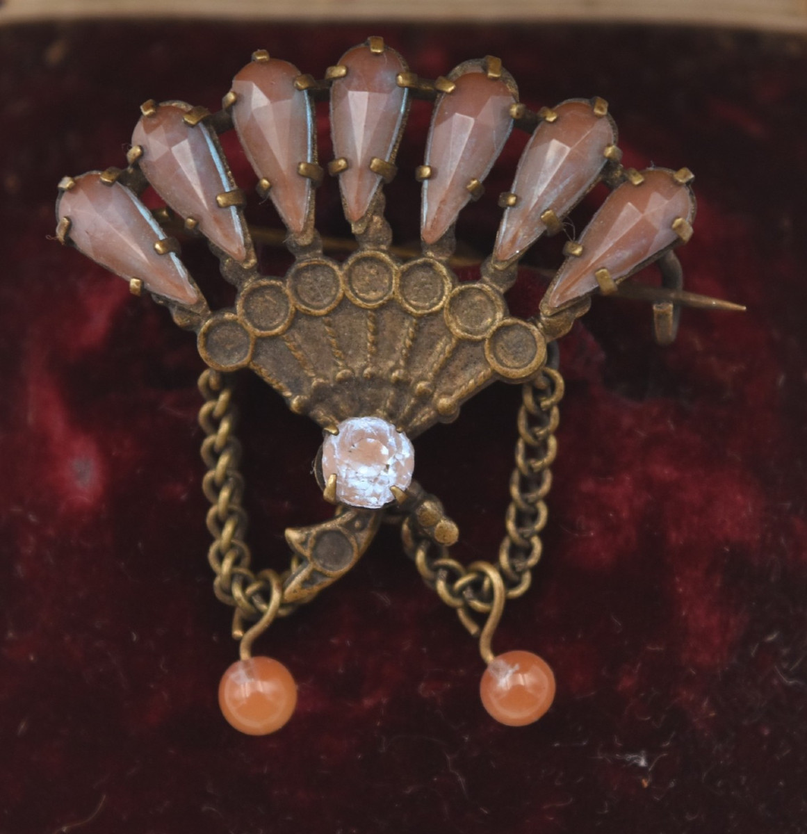 Antique Fan-shaped Brooch In Sapphire And Brass