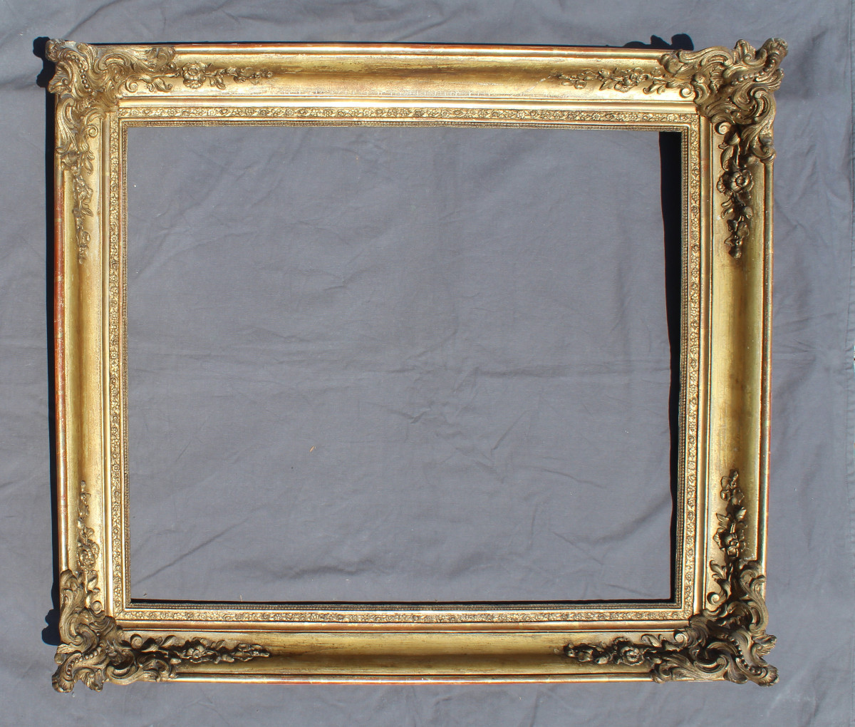 Large Antique Frame In Carved Gilded Wood Antique Frame 19th Century