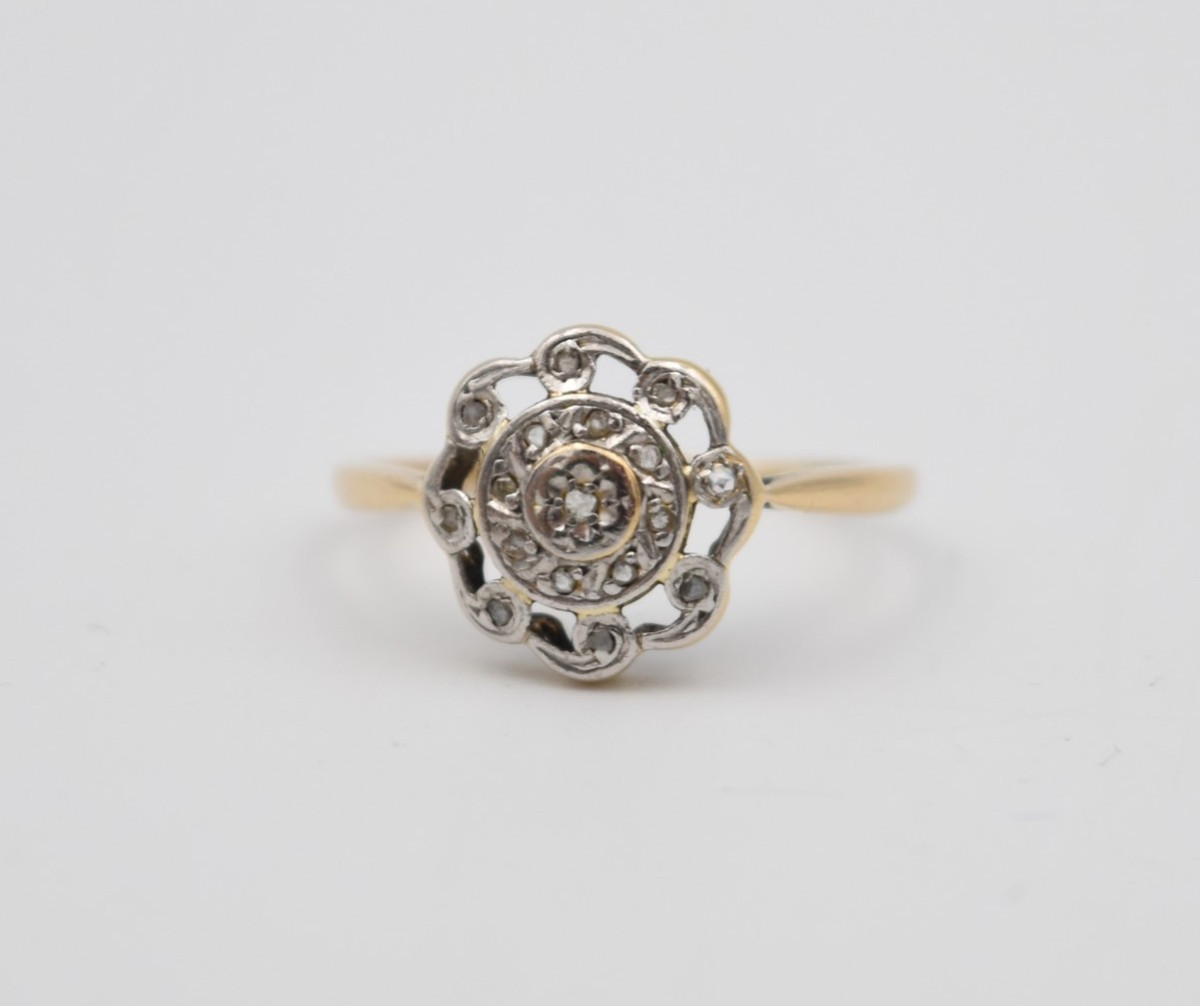 Ancienne bague or et petits diamants taille rose Provence arlésienne