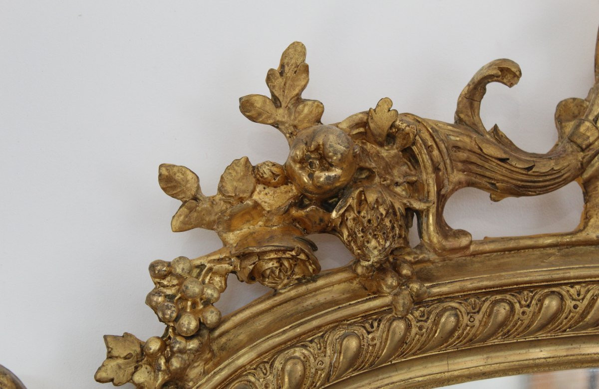 Large 19th-century Wooden And Gilt-studded Mirror With A Cornucopia Design, 210 X 1117 Cm-photo-1