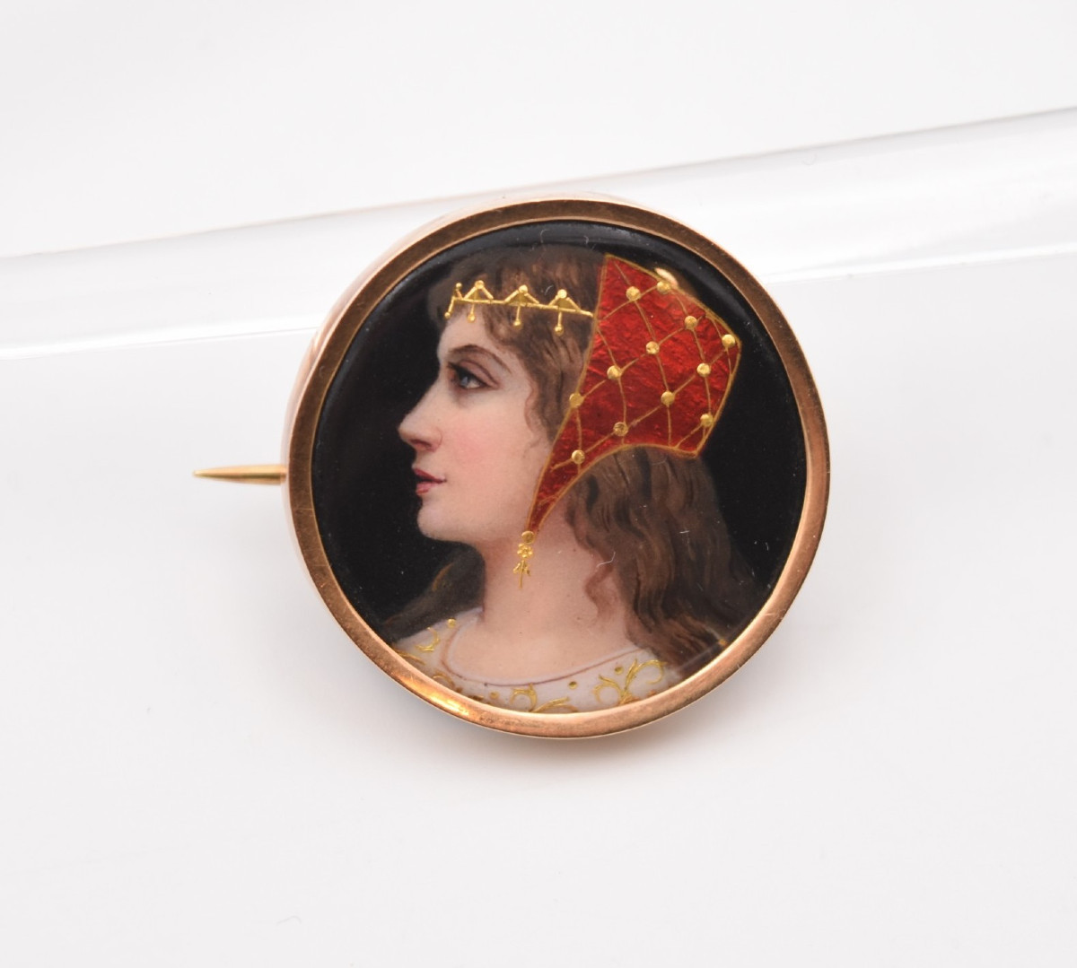 Broche vintage en or 9 carats & émaux de Limoges portrait de style Néogothique