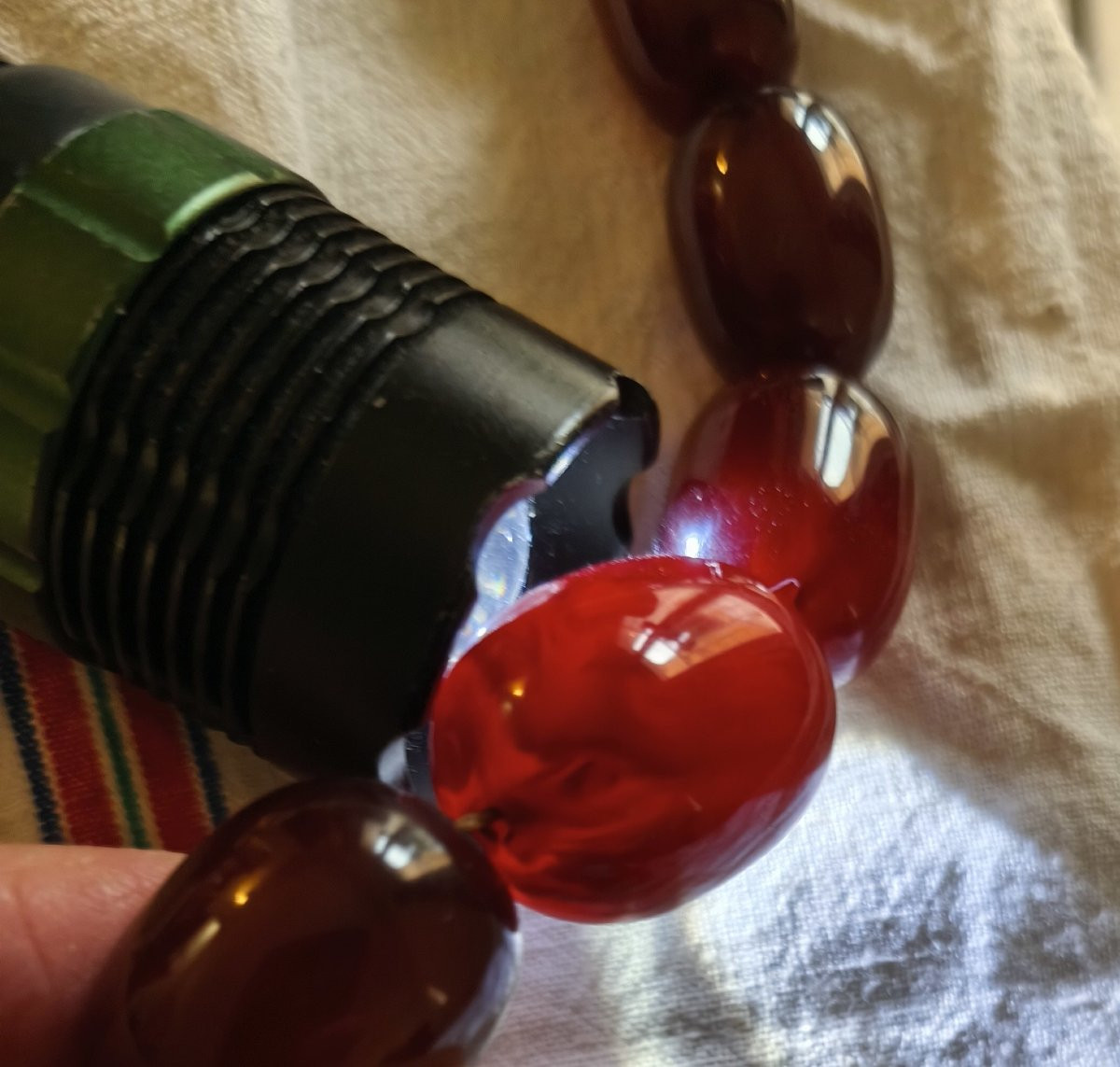 Vintage Red Cherry Amber Futuran Bakelite Necklace-photo-5