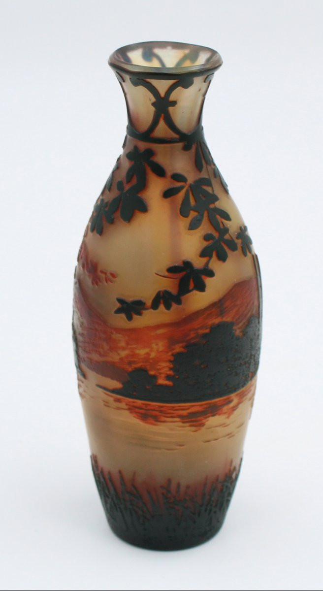 Devez Vase pate de verre MULTICOUCHE à Décor De Paysage Lacustre H= 17.5 cm-photo-1