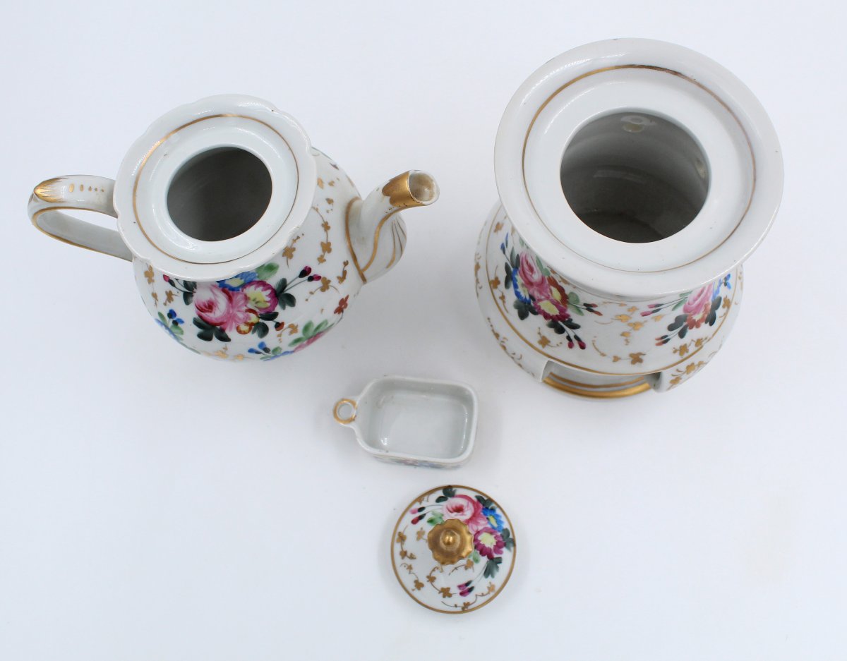 Paris Porcelain Teapot Decorated With Floral Motifs-photo-2