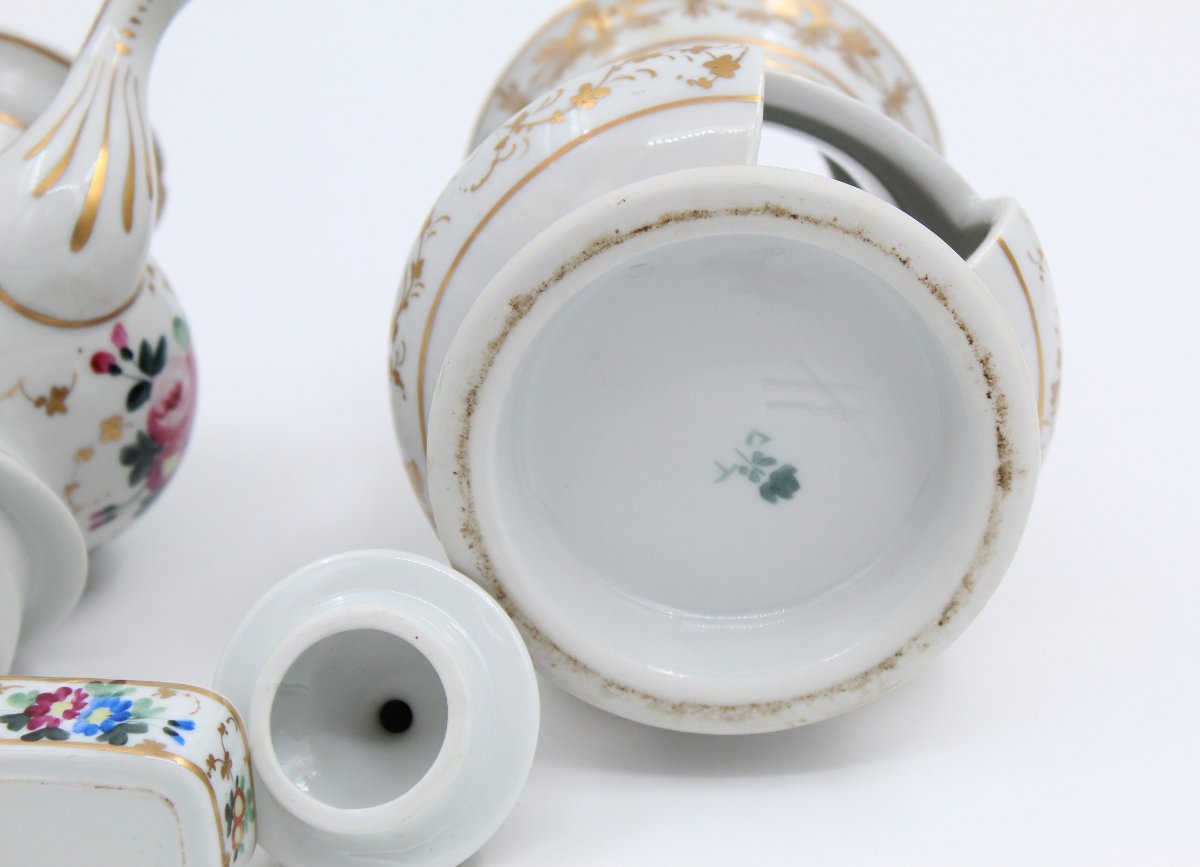 Paris Porcelain Teapot Decorated With Floral Motifs-photo-4