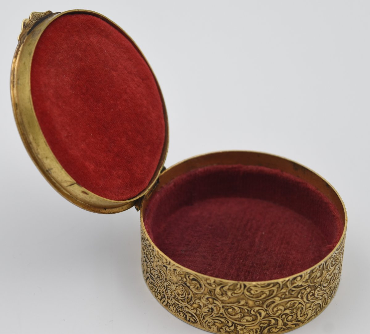 Ancienne petite boite à bijoux émaux bressans et bronze ou laiton doré-photo-7