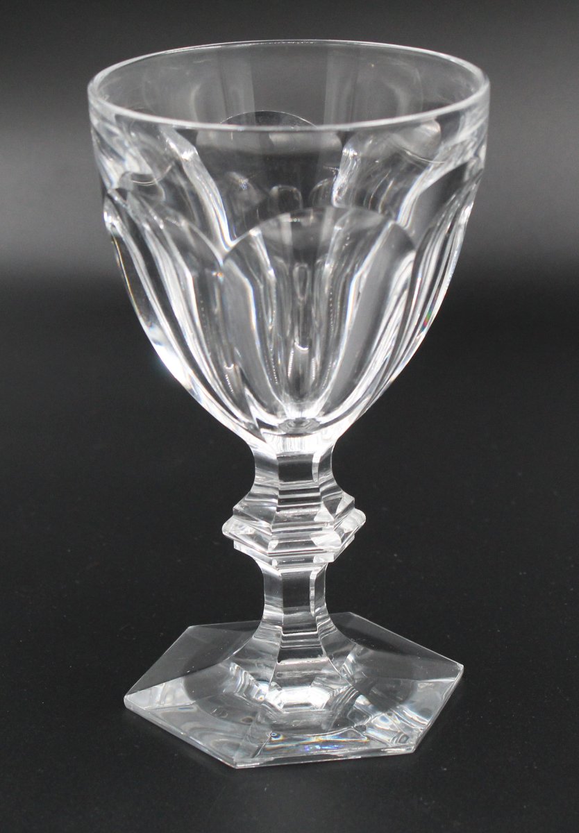 Verre à eau en cristal taillé de Baccarat modèle Harcourt estampillé 15.7 cm