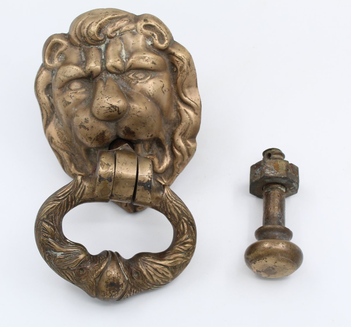 HEURTOIR EN BRONZE ANCIEN TETE DE LION ET SA PORTEE 19 EME
