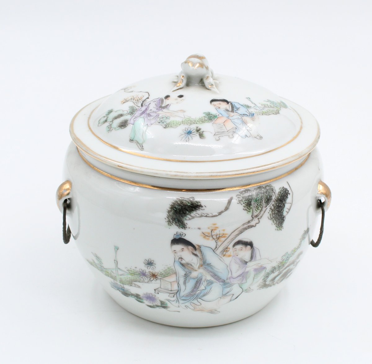 Kamcheng Covered Bowl, Chinese Porcelain, 19th Century