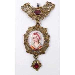 Pendentif Portrait Miniature Sur Porcelaine  Début XIXème  Vermeil Filigrane 