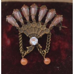 Antique Fan-shaped Brooch In Sapphire And Brass