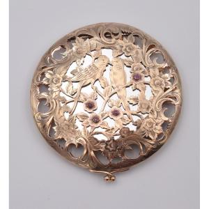 Poudrier Boucheron en argent vermeil rubis décor d'inséparables et fleurs
