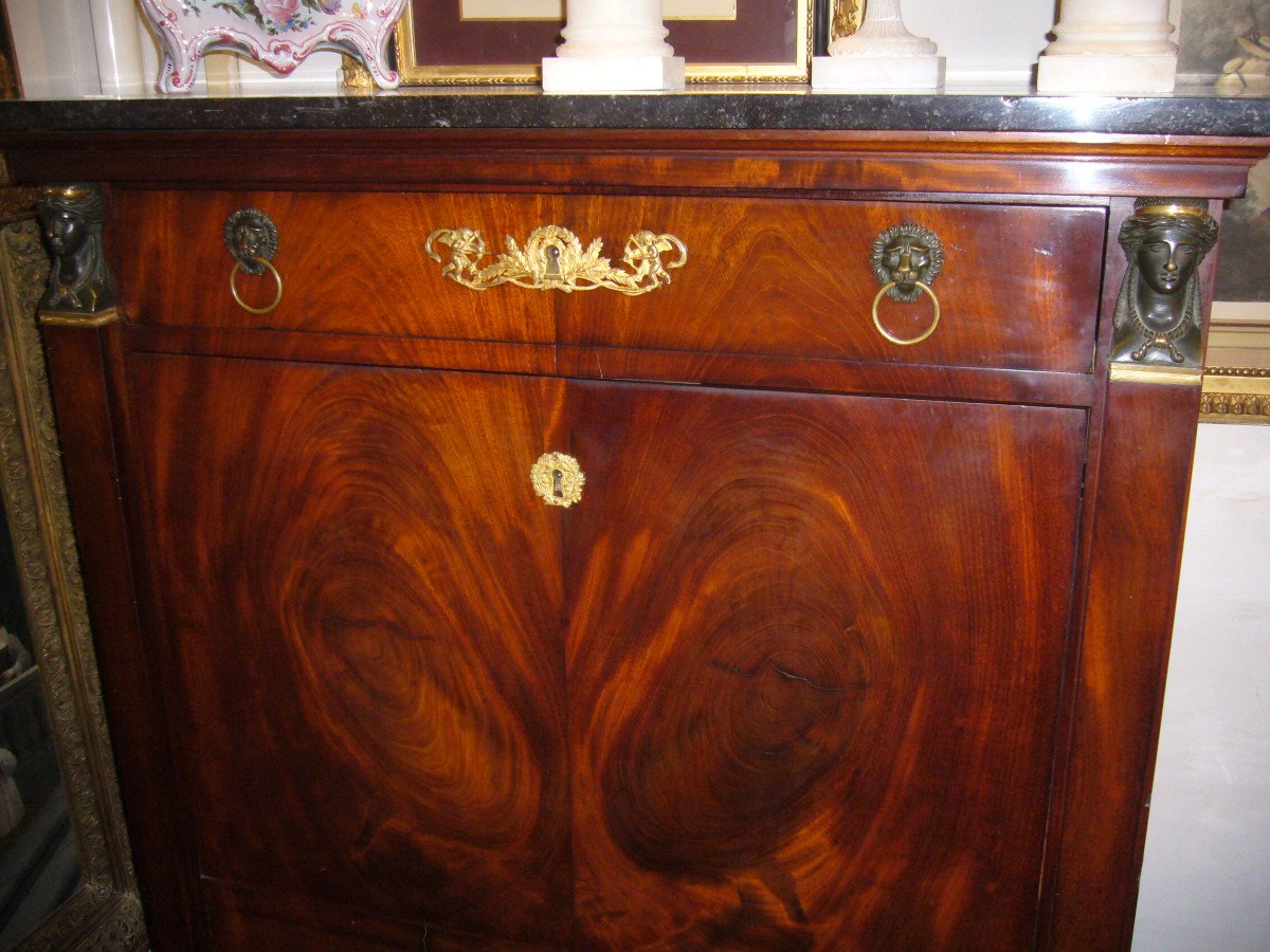 Secretary Empire Return From Egypt-photo-2