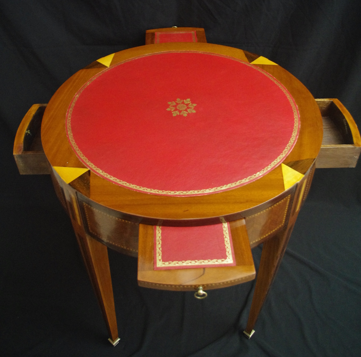 Hot Water Bottle Table Or Game Table-photo-1