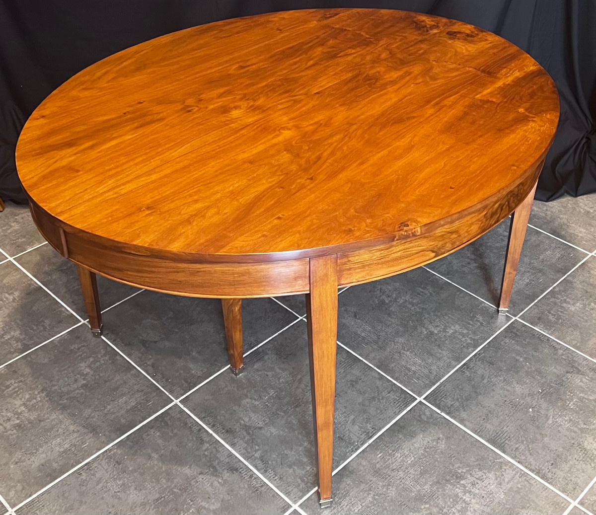 Table à ceinture(ou bandeau) en noyer massif.      -photo-2