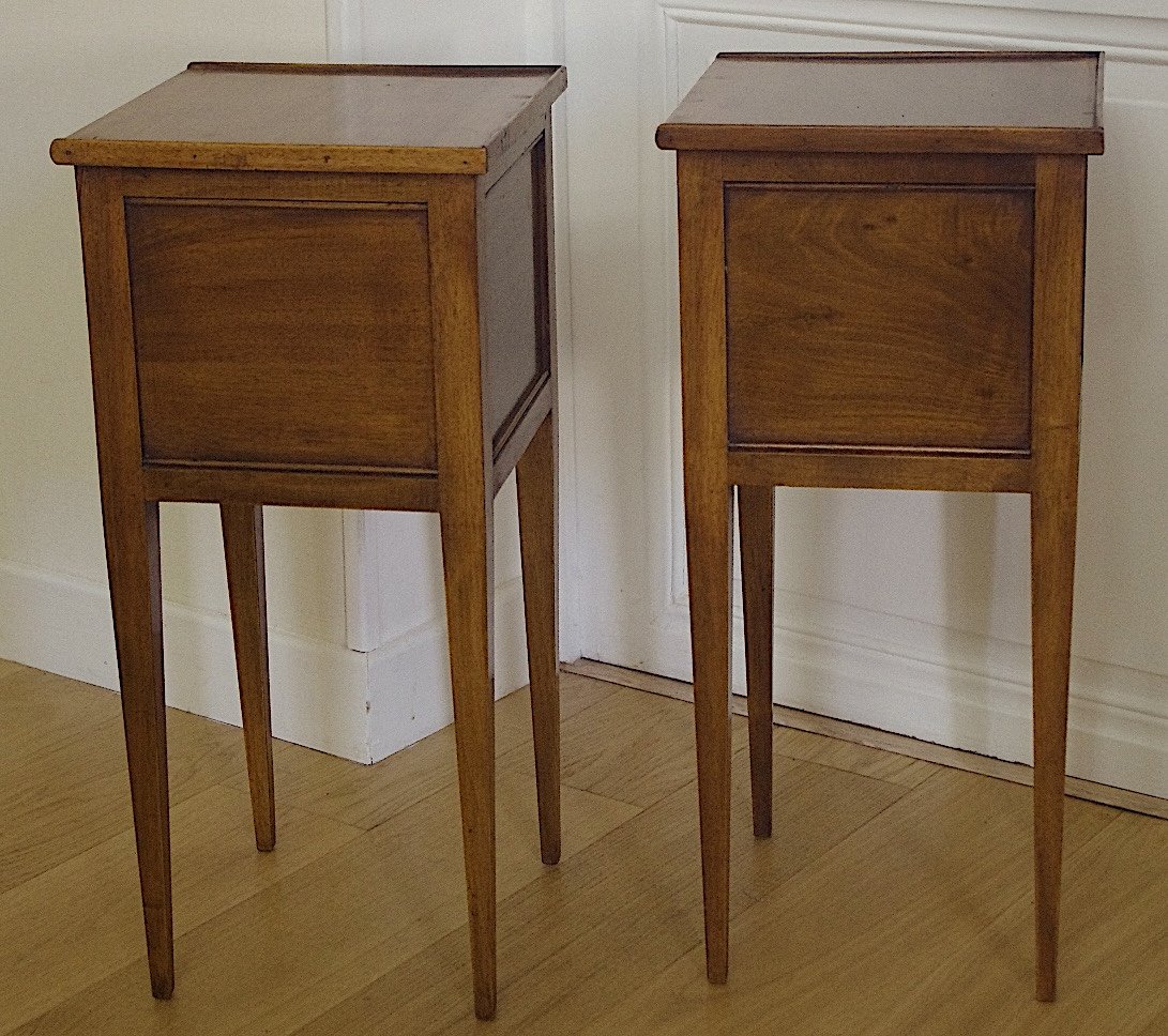 Pair Of Walnut Nightstands-photo-2