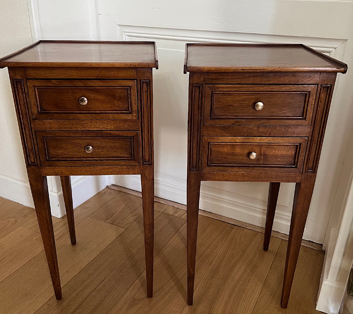 Pair Of Walnut Nightstands-photo-8