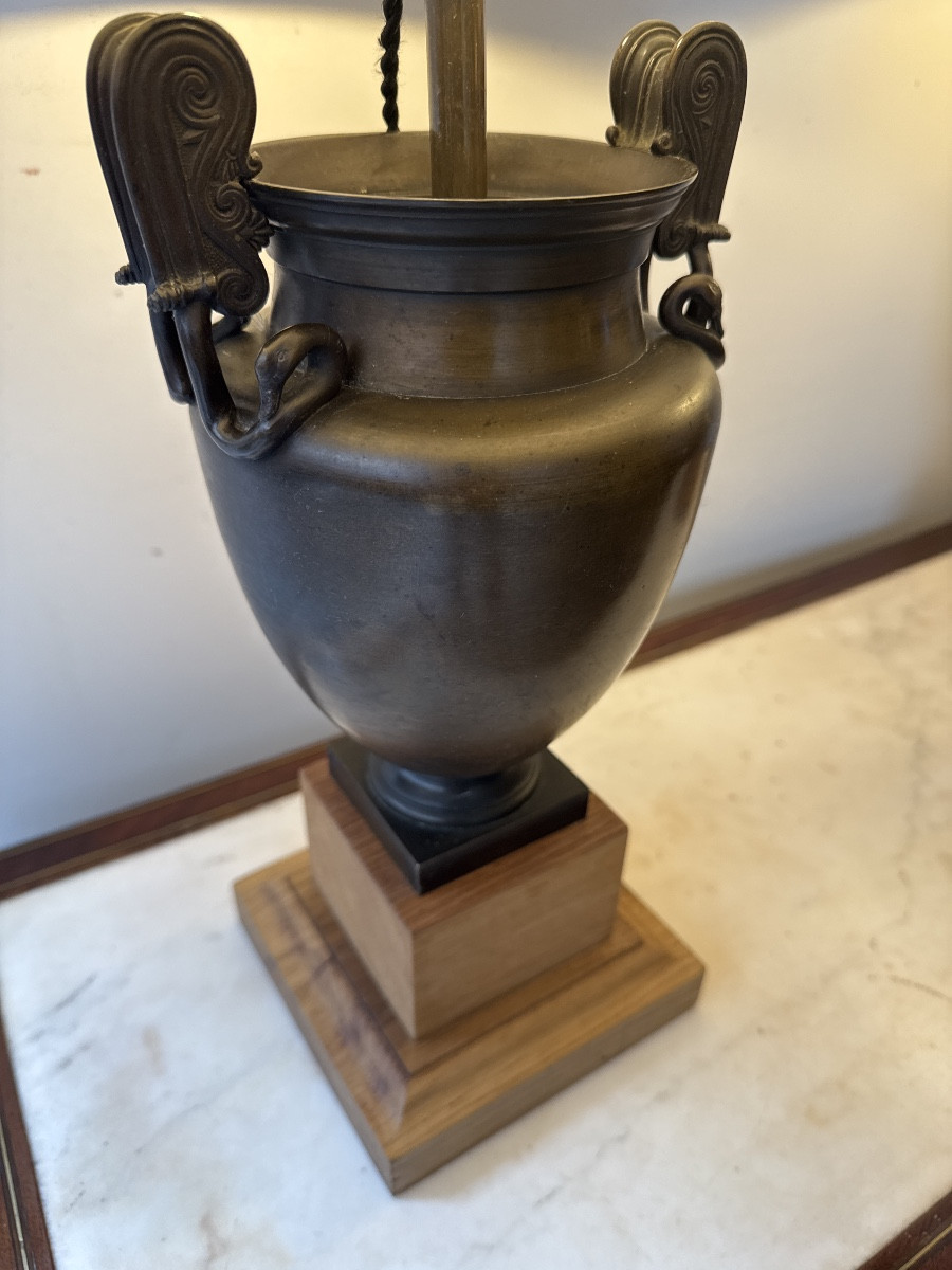 Pair Of Crater-shaped Lamps In Bronze-photo-2