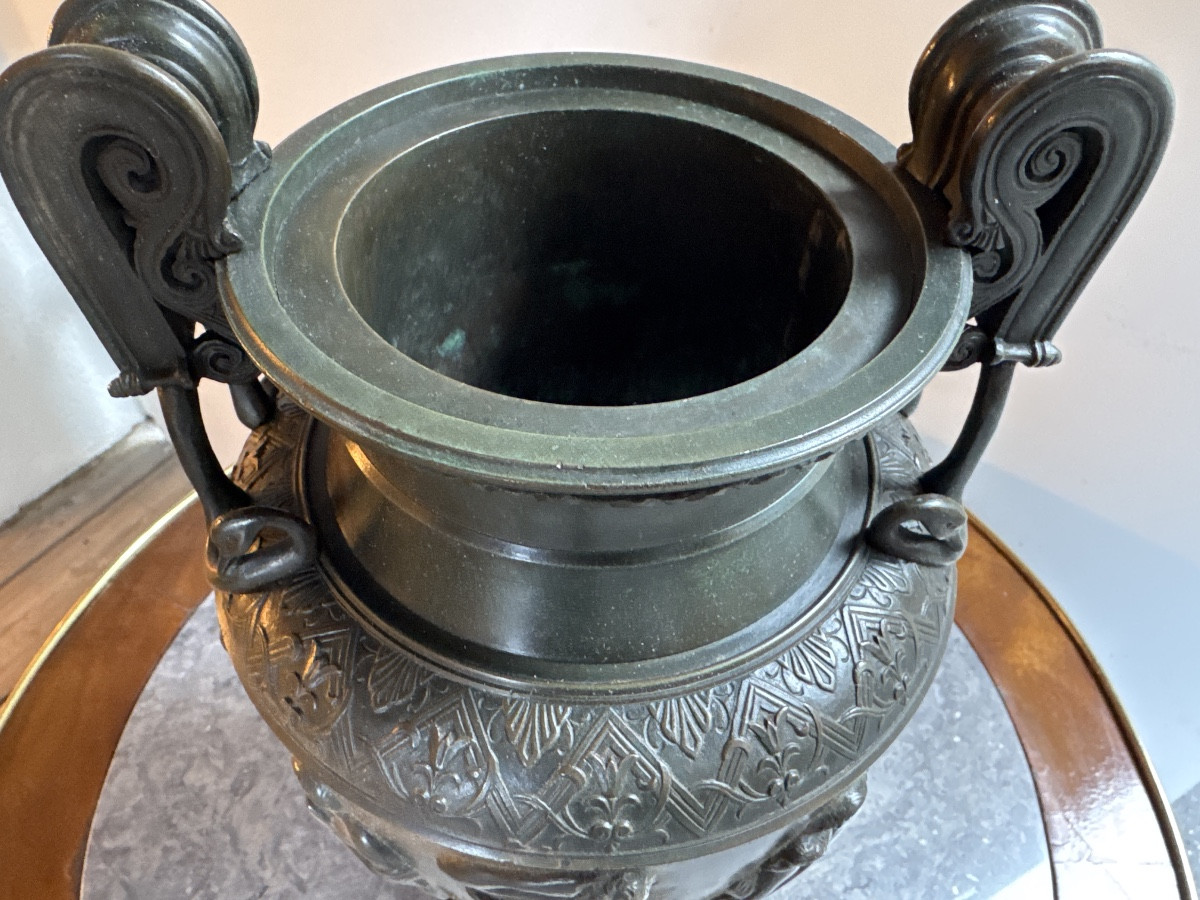 Neoclassical Bronze Vase-photo-4