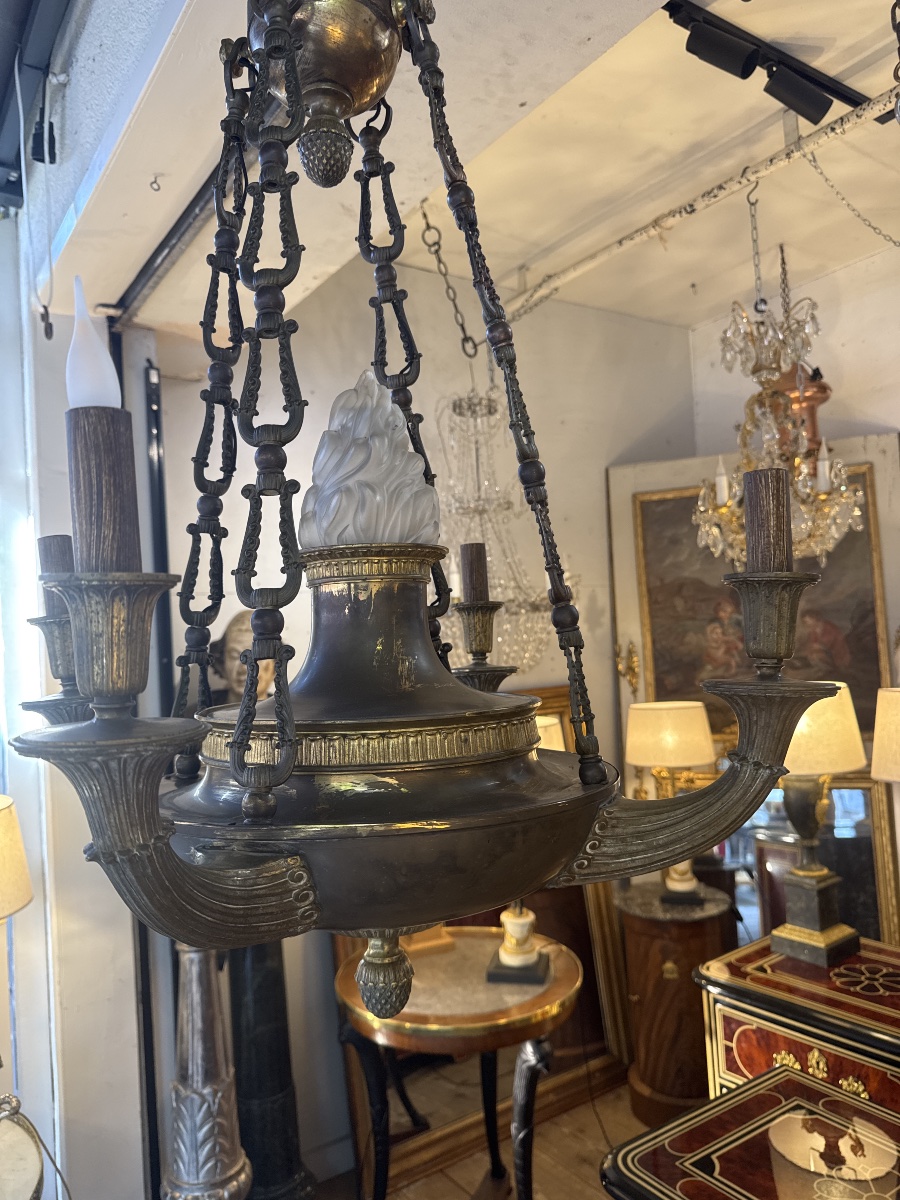 Lustre Empire