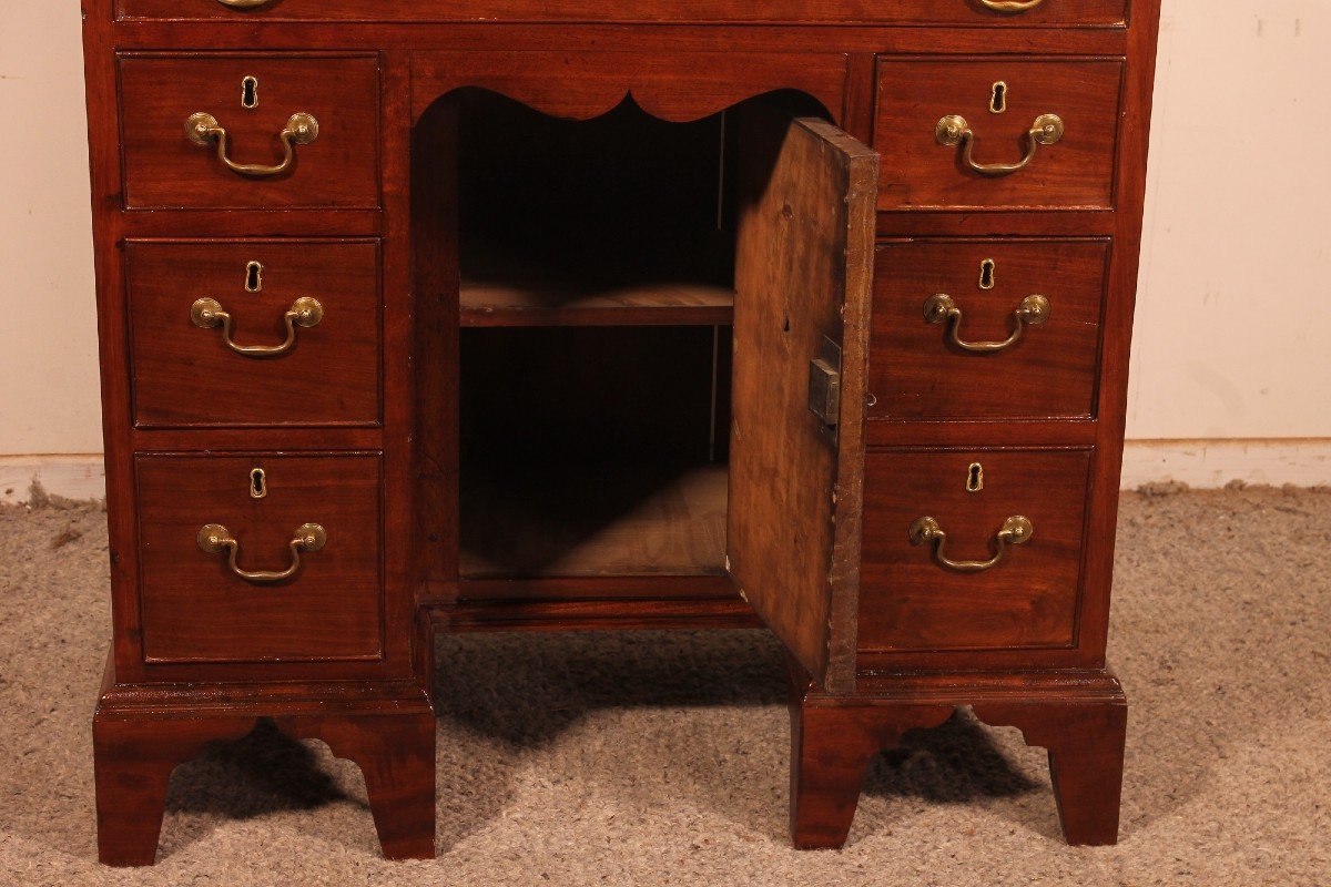 Small 18th Century Mahogany Kneehole Desk George III-photo-3