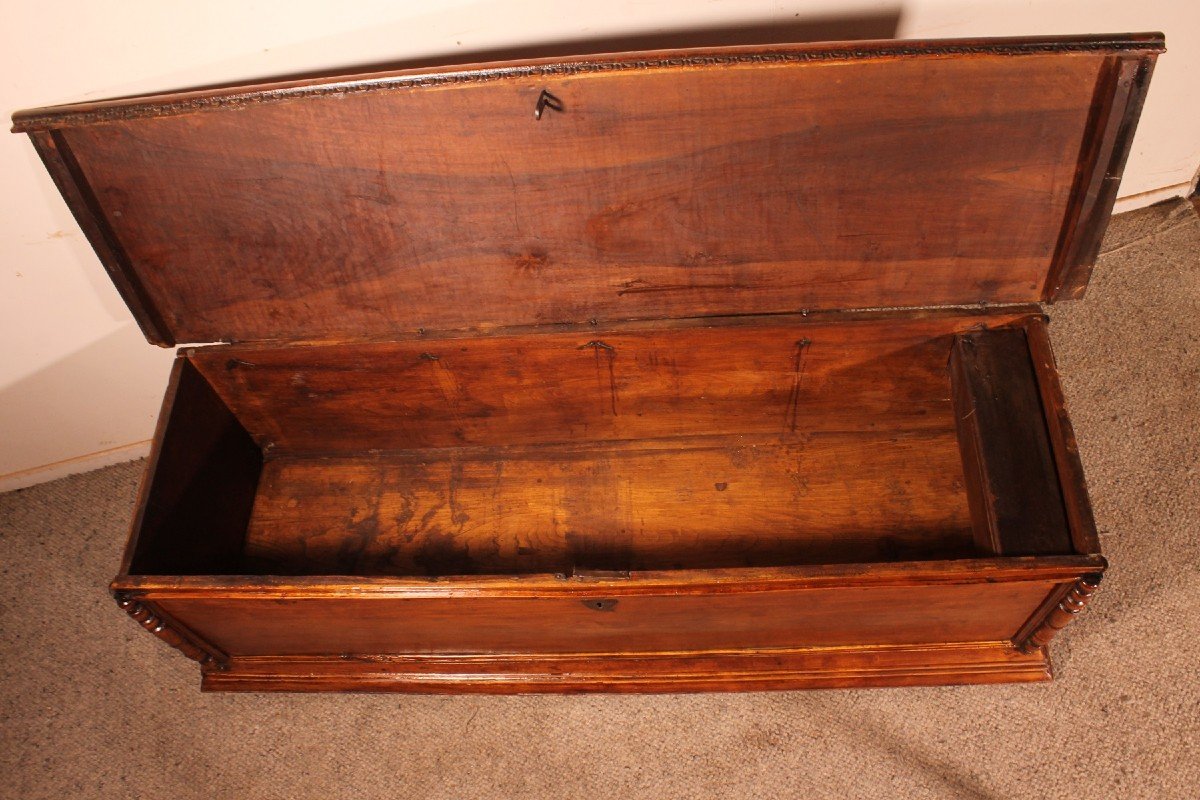 Italian Renaissance Walnut Chest -16 ° Century-photo-1