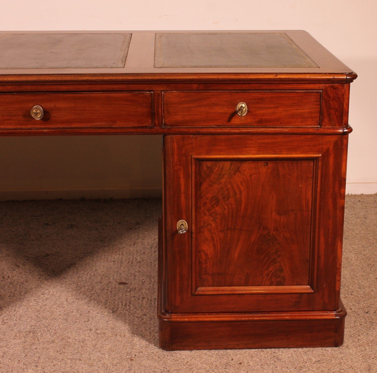 Large Pedestal Desk In Mahogany From The 19th Century-photo-2