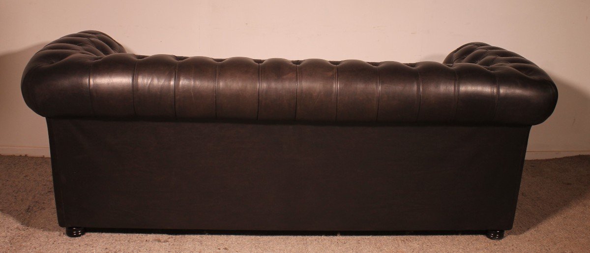 Black Leather Chesterfield Sofa-photo-7