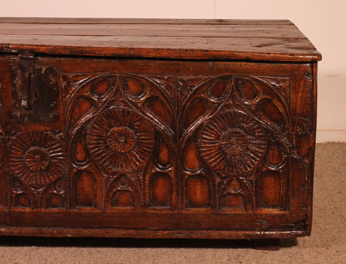 Gothic Period Oak Chest 15 Century-photo-4