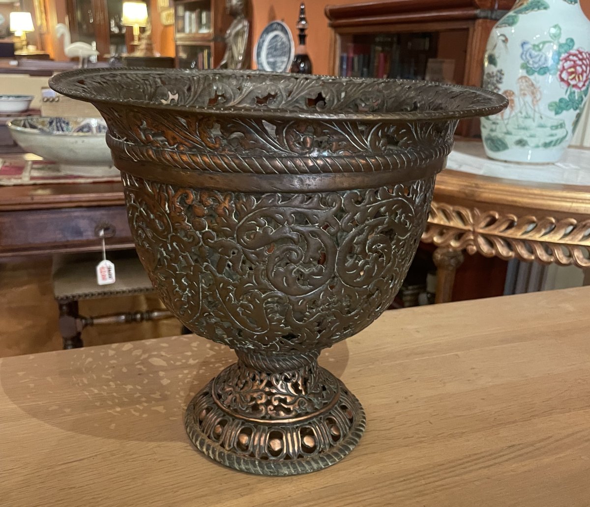17th Century Italian Bronze Cup Or Urn-photo-2