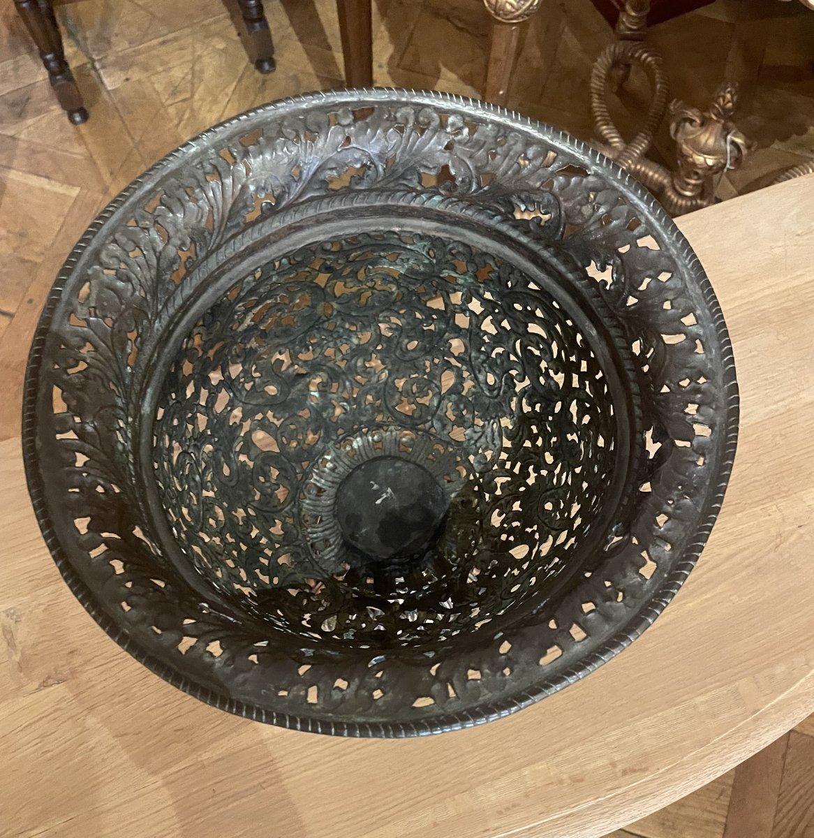 17th Century Italian Bronze Cup Or Urn-photo-3