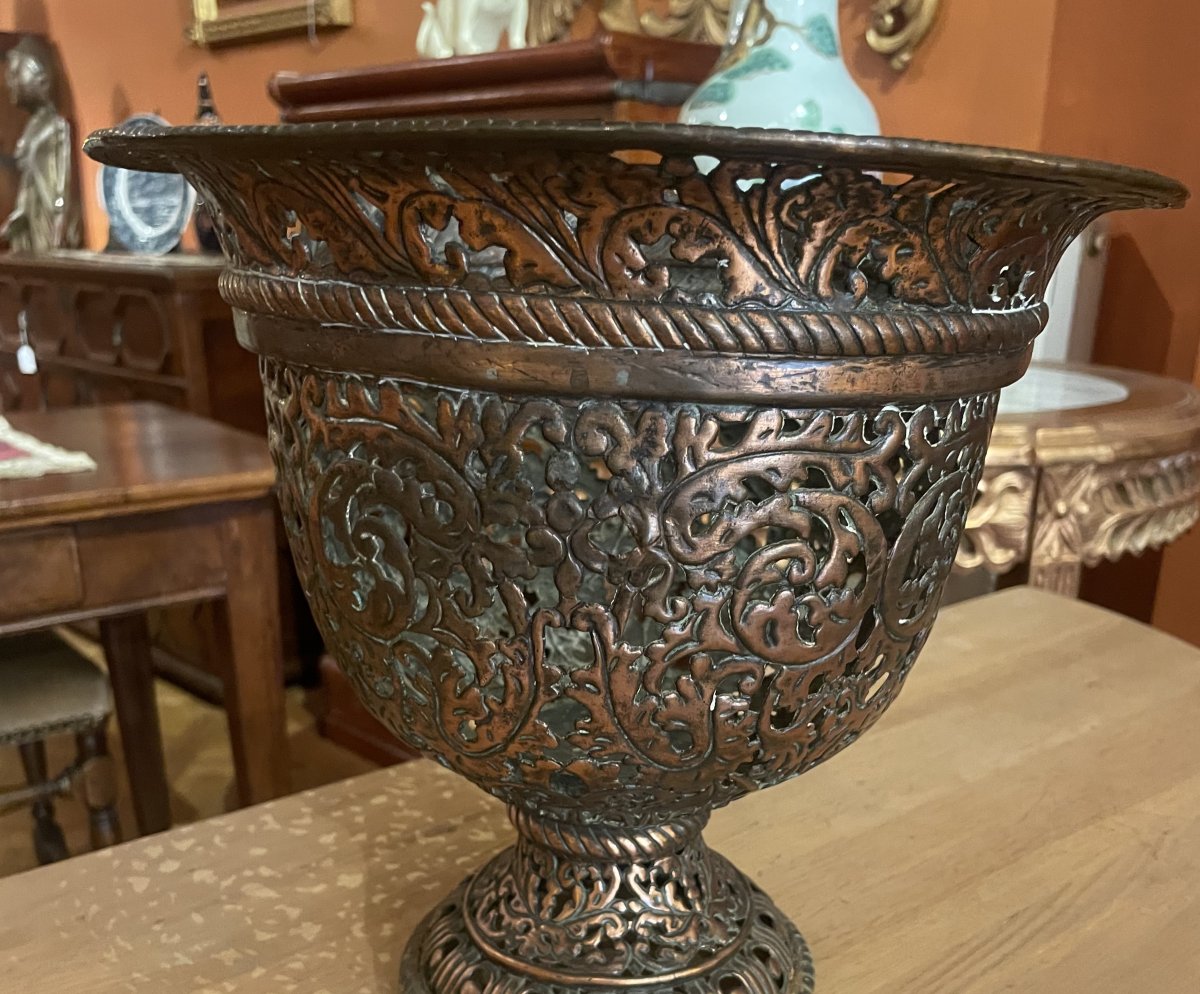 17th Century Italian Bronze Cup Or Urn-photo-4