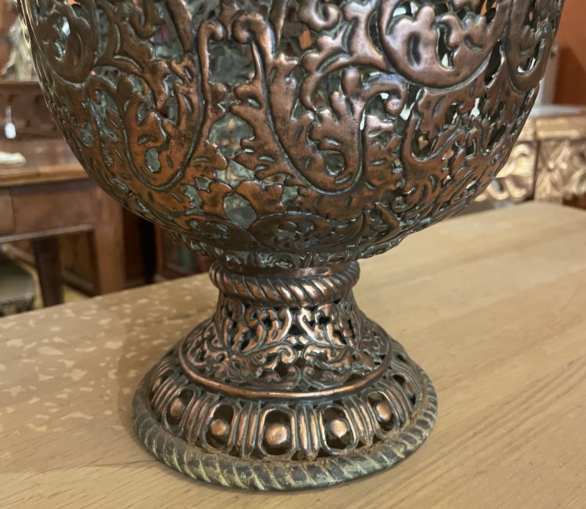 17th Century Italian Bronze Cup Or Urn-photo-1