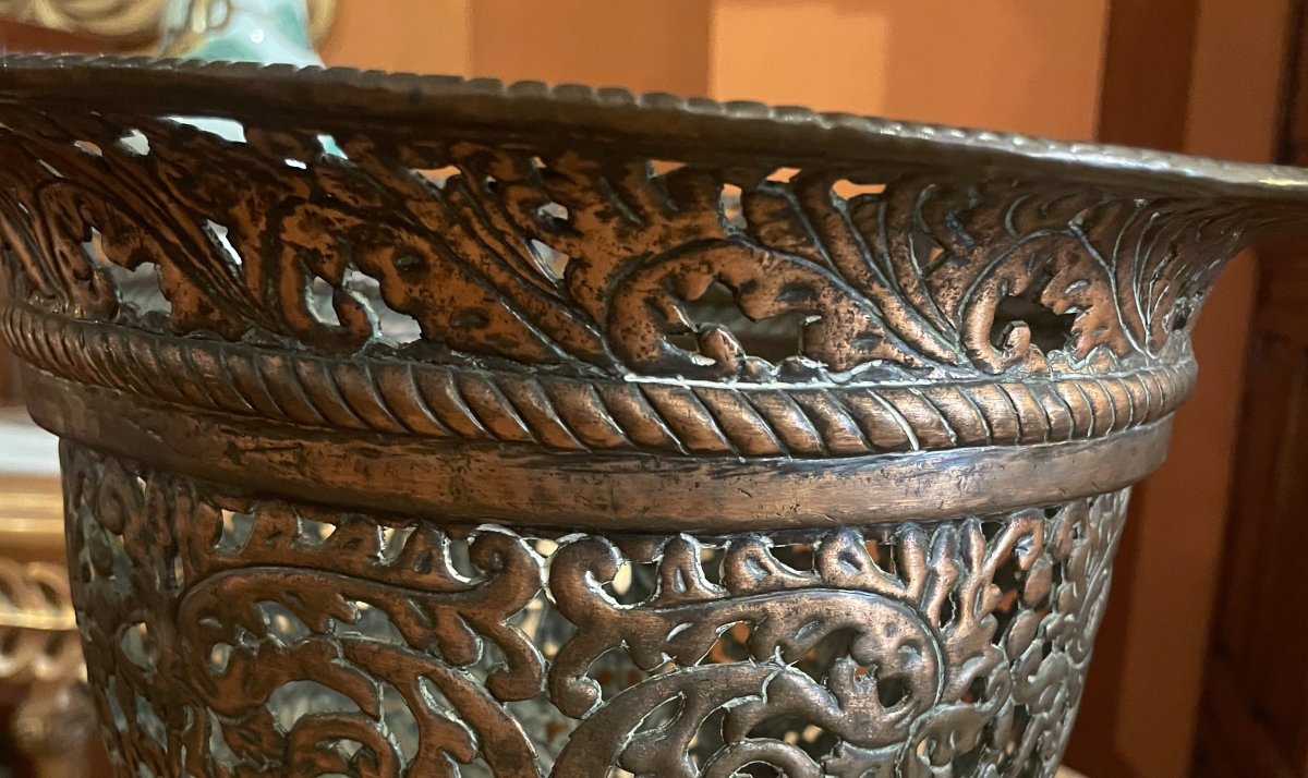 17th Century Italian Bronze Cup Or Urn-photo-4