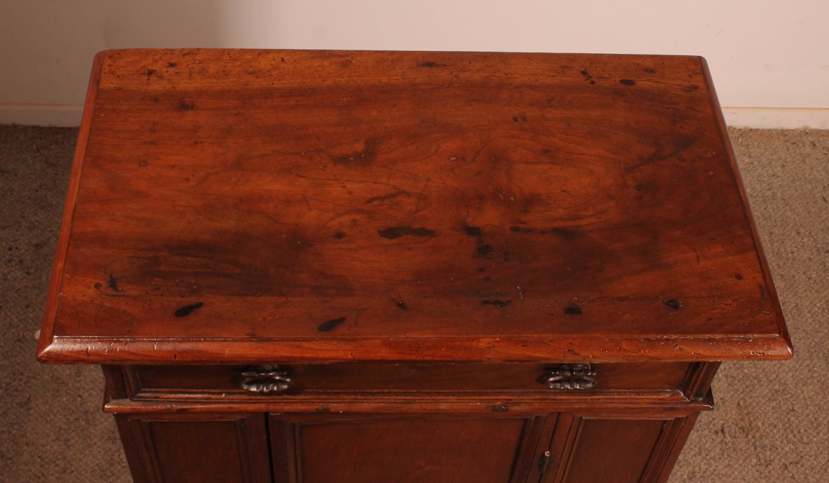 A 17th Century Italian Walnut Oratory Or Small Sideboard-photo-7