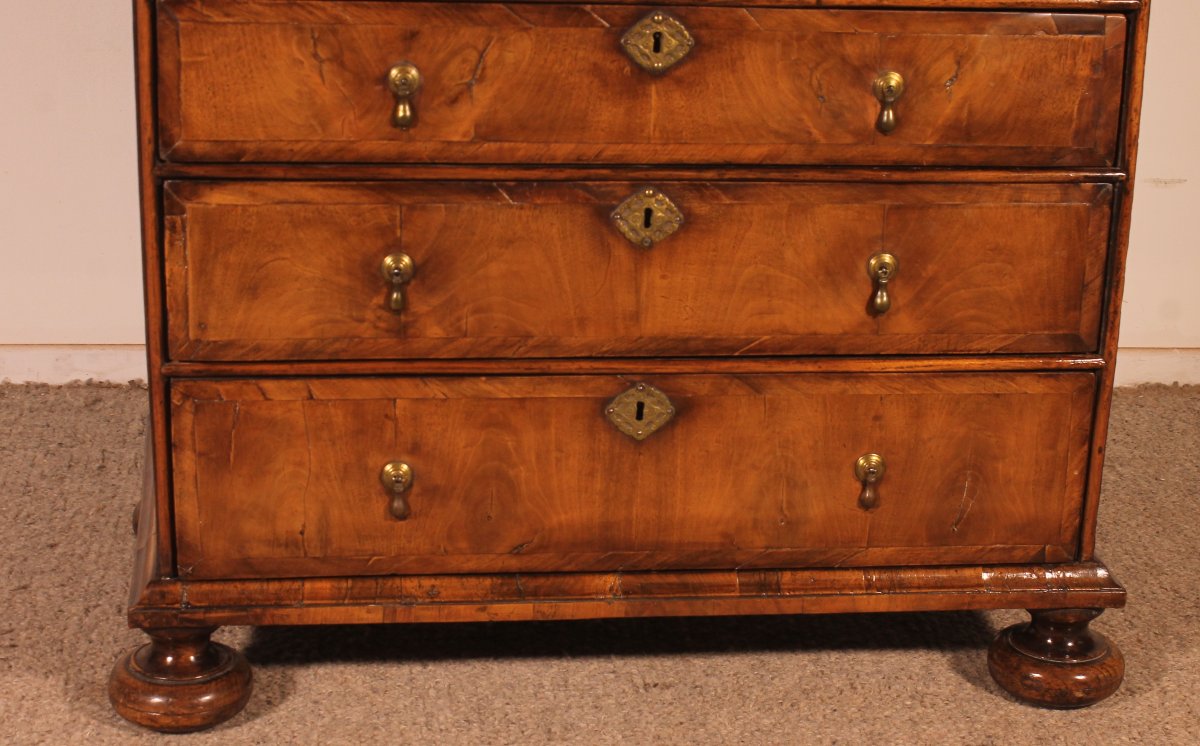 commode William and Mary en noyer du 17° siècle-photo-4