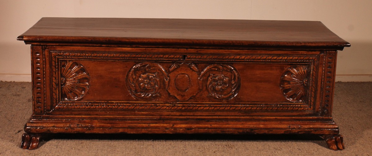 coffre de la renaissance italienne en noyer - circa 1600