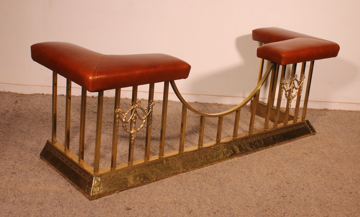 Early 19th Century Club Fender In Brass And Leather-photo-3