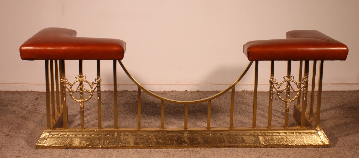 Early 19th Century Club Fender In Brass And Leather
