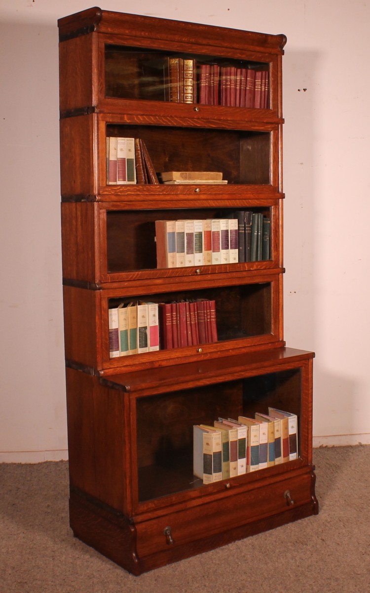 Globe Wernicke Bookcase In Oak, 5 Elements With A Projection