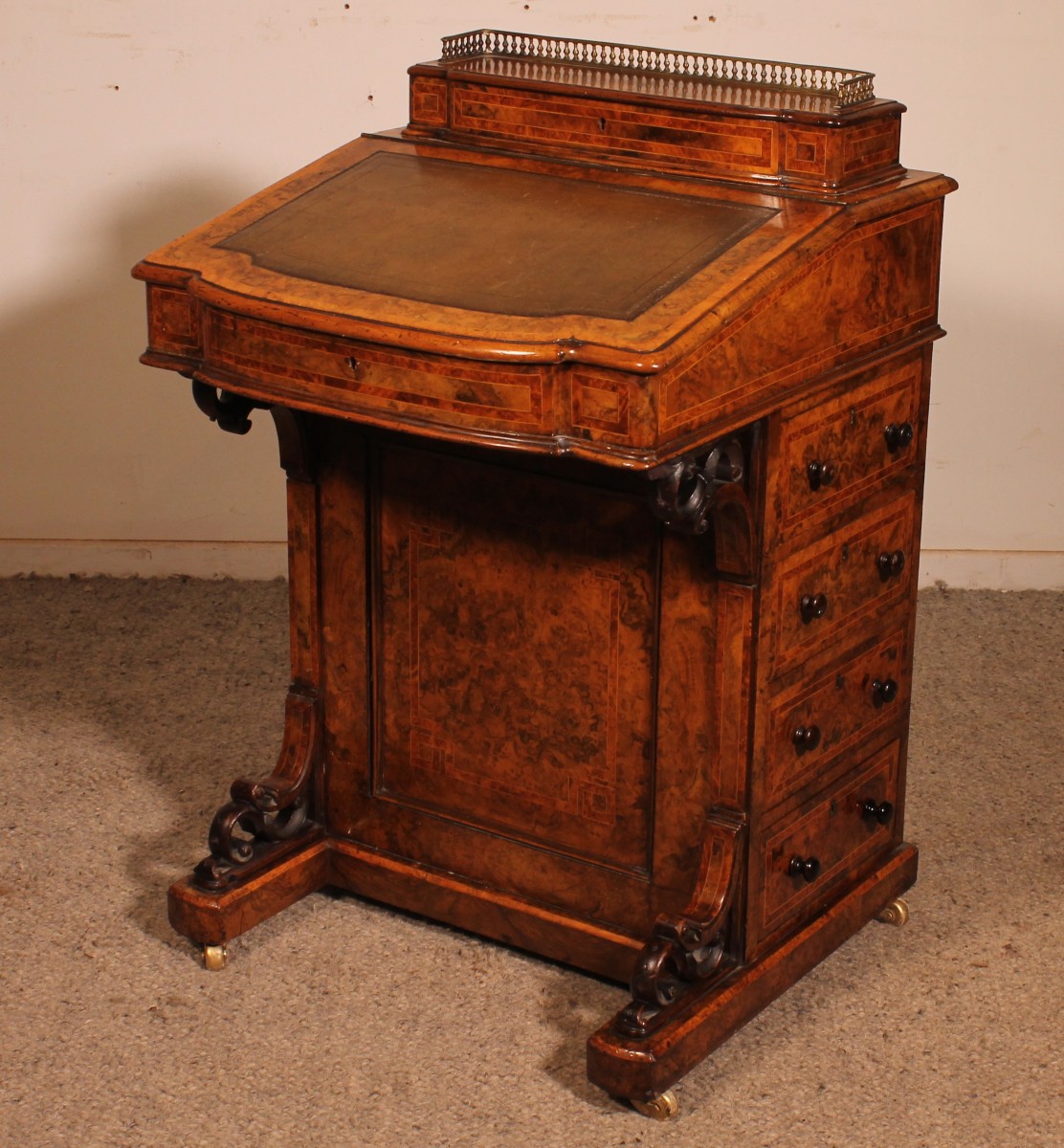 Davenport Desk In Burr Walnut And Inlays From The First Part Of The 19th Century