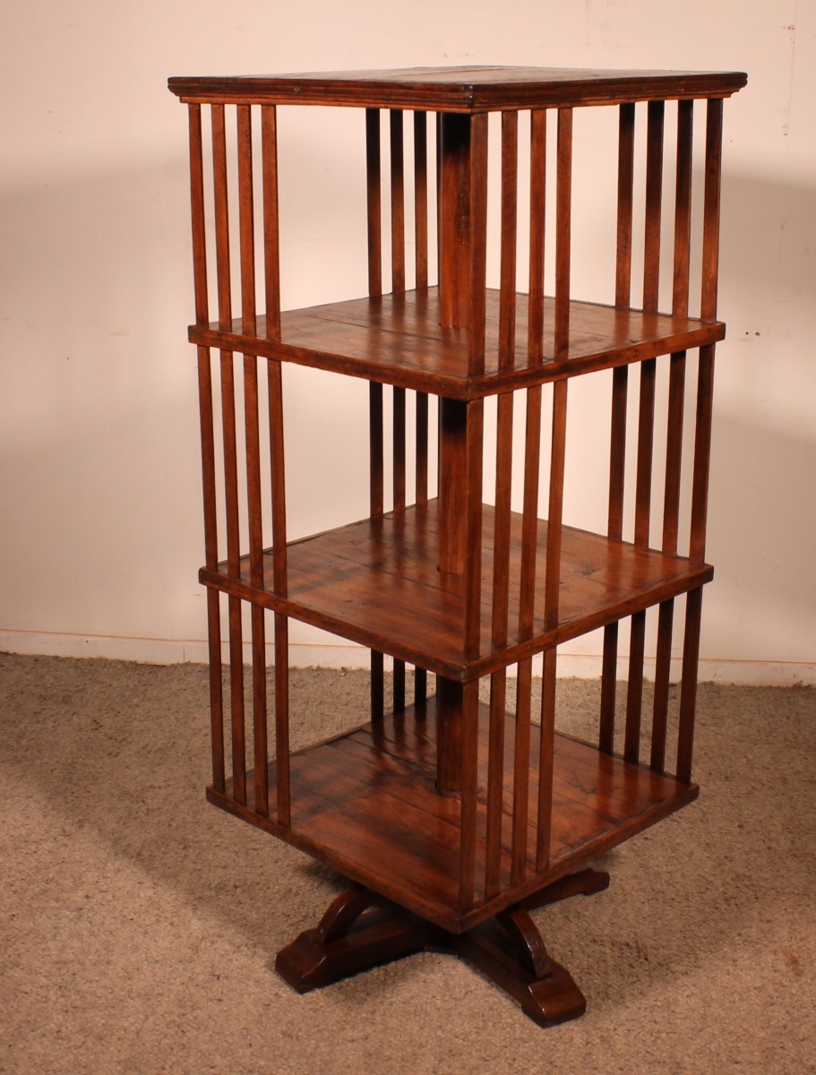 Important 19th Century Oak Revolving Bookcase